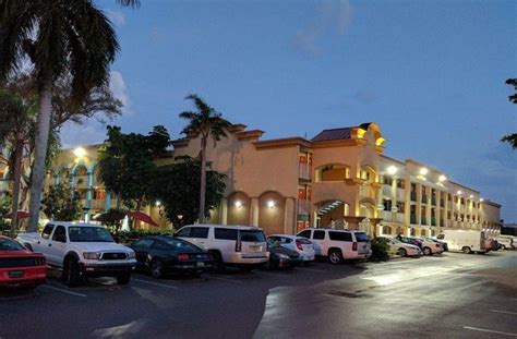 red carpet inn airport/cruiseport|Red Carpet Inn Airport and Cruise Port Hotel Fort Lauderdale.